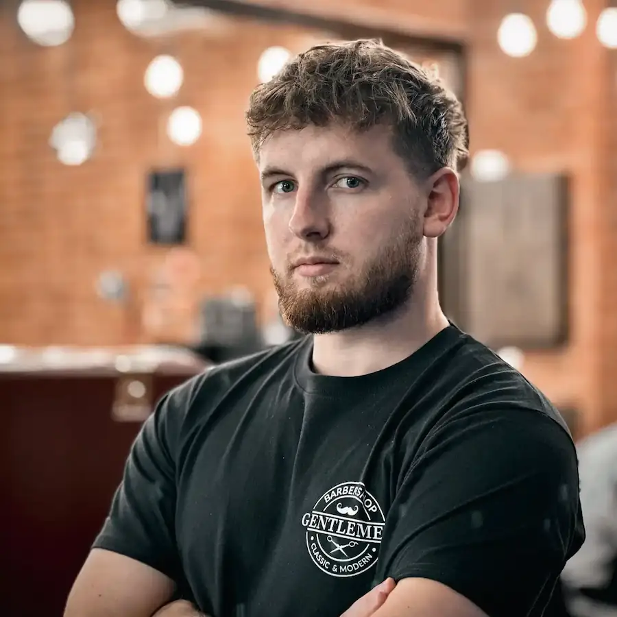 Robert - Senior Barber