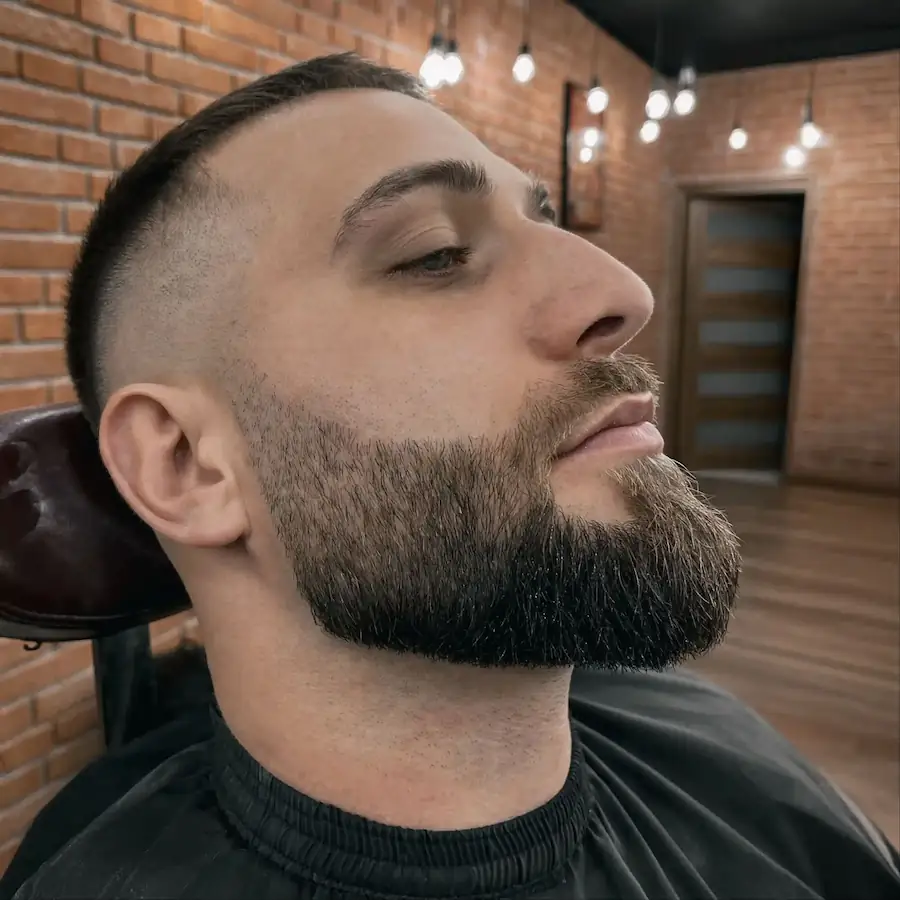 Stylizacja pełnej brody w Gentlemen Barber Shop